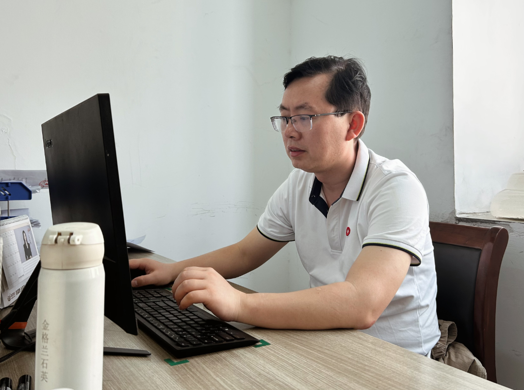 科研一线丨徐肖飞：石英材料的“炼金手”